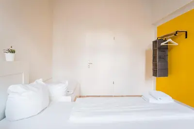 Ein Bett oder Betten in einem Zimmer der Unterkunft 2 Bedroom Apartment in convinient location