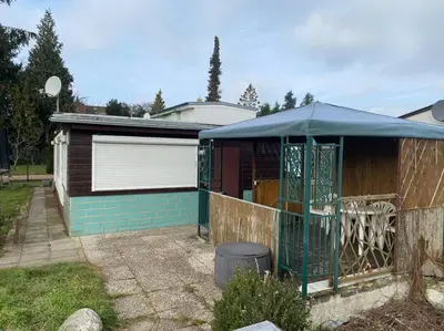 Das Gebäude in dem sich das Ferienhaus befindet