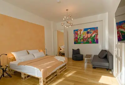 Ein Sitzbereich in der Unterkunft Apartment near Warschauer Platz and Spree river