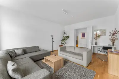 Ein Sitzbereich in der Unterkunft Stylish 120sqm Appartment in Berlin-Mitte