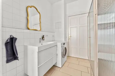 Ein Badezimmer in der Unterkunft Stylish 120sqm Appartment in Berlin-Mitte