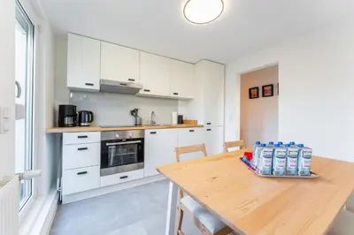 Küche/Küchenzeile in der Unterkunft Neues Haus ,11 Betten, völlmöbliert mit Parkplätzen, Garage und Garten