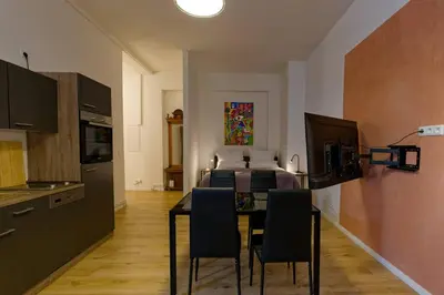 Küche/Küchenzeile in der Unterkunft Wohnung 2 neben Warschauer Platz und Spree
