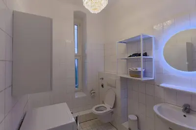 Ein Badezimmer in der Unterkunft Wohnung 2 neben Warschauer Platz und Spree