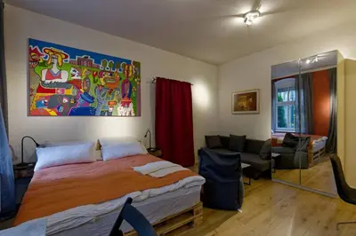Ein Bett oder Betten in einem Zimmer der Unterkunft Wohnung 3 neben Warschauer Platz und Spree
