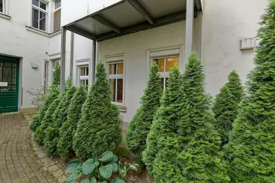 Ein Garten an der Unterkunft Wohnung 3 neben Warschauer Platz und Spree