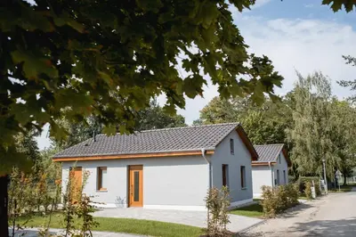 Das Gebäude in dem sich das Ferienhaus befindet