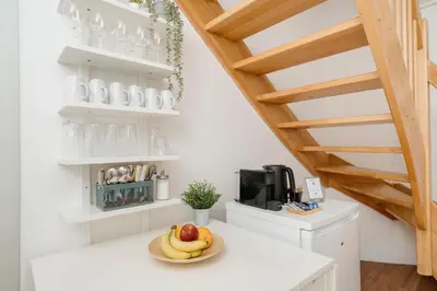 Küche/Küchenzeile in der Unterkunft Homely Berlin - Spacious Flat Quiet, Friedrichstraße, River