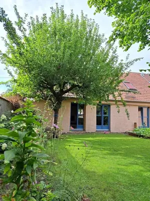 Ein Garten an der Unterkunft Kuscheliges Landhaus