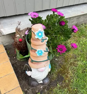 Ein Garten an der Unterkunft CASALINO DI ANNA 2