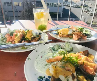 Essen im Privatzimmer oder in der Nähe