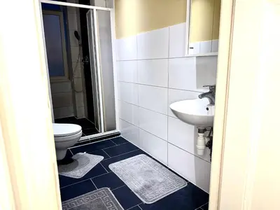 Ein Badezimmer in der Unterkunft Schönes großes Apartment im Zentrum Berlins