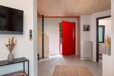TV/Unterhaltungsangebot in der Unterkunft Traumhaus direkt am See mit Dachterrasse, Kamin und Badewanne