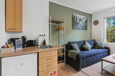 Küche/Küchenzeile in der Unterkunft Vorstadtoase - 3 Personen - Apartment mit Queensize-Bett, Badewanne, Schlafcouch, Parken, Netflix, Nähe BER