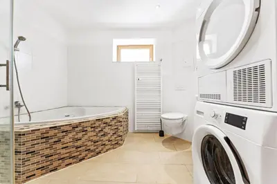 Ein Badezimmer in der Unterkunft Chic & Modern Apartment