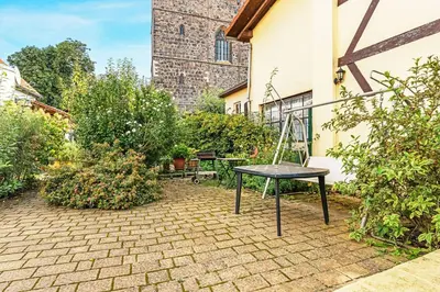 Ein Garten an der Unterkunft Chic & Modern Apartment