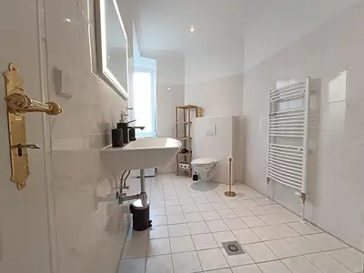 Ein Badezimmer in der Unterkunft central 2 Bedroom Apartment in Kreuzberg