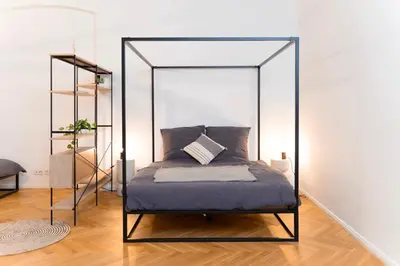 Ein Bett oder Betten in einem Zimmer der Unterkunft Apartment near Ku'damm