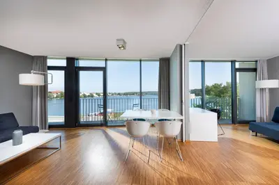 Ein Sitzbereich in der Unterkunft Waveboard Hotel & Boardinghouse