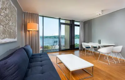 Ein Sitzbereich in der Unterkunft Waveboard Hotel & Boardinghouse