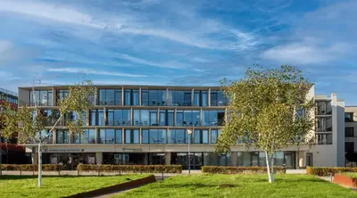 Ein Garten an der Unterkunft Waveboard Hotel & Boardinghouse