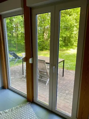 Ein Garten an der Unterkunft Haus am Lübbesee