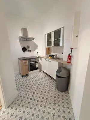 Küche/Küchenzeile in der Unterkunft central 2Room Apartment XBerg