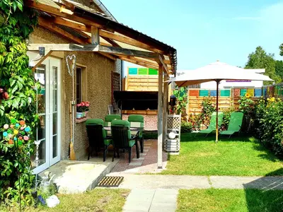 Ein Garten an der Unterkunft Ferienwohnung Zesch am See