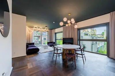 Ein Sitzbereich in der Unterkunft The Garden Suites by Suite030