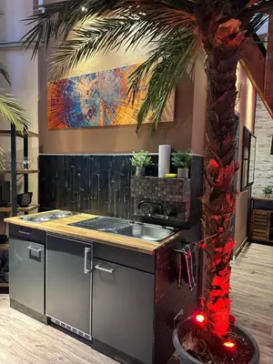 Küche/Küchenzeile in der Unterkunft Einzigartige Ferienwohnung bunt wie Berlin