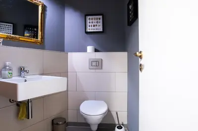 Ein Badezimmer in der Unterkunft Alt-Berliner Eckkneipe - 