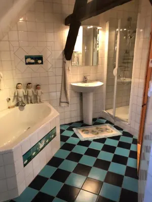 Ein Badezimmer in der Unterkunft Romantische Ferienwohnung im historischen Stadtkern Jüterbog