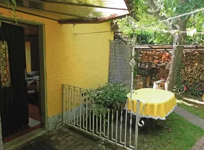 Ein Garten an der Unterkunft Wohnen im Eulengarten