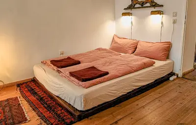 Ein Bett oder Betten in einem Zimmer der Unterkunft Huge-Elegant-Art 5 Beds Flat in Schöneberg