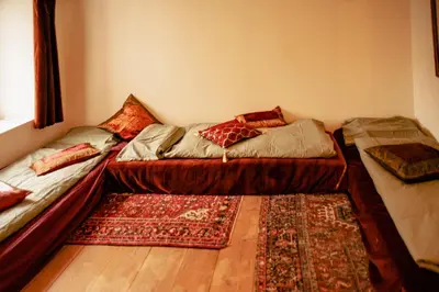 Ein Bett oder Betten in einem Zimmer der Unterkunft Huge-Elegant-Art 5 Beds Flat in Schöneberg