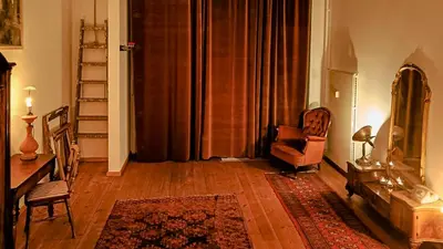 Ein Sitzbereich in der Unterkunft Huge-Elegant-Art 5 Beds Flat in Schöneberg