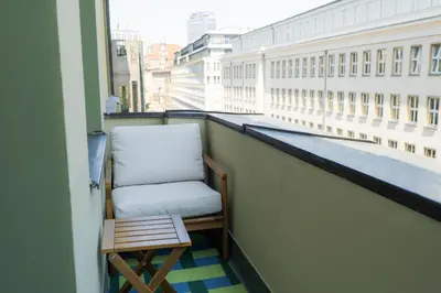 Ein Balkon oder eine Terrasse in der Unterkunft The Charming by Curt Suites