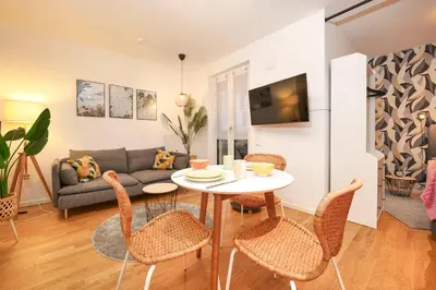 Ein Sitzbereich in der Unterkunft Blue Chili 33 - Modernes & gemütliches Business Apartment am Airport BER