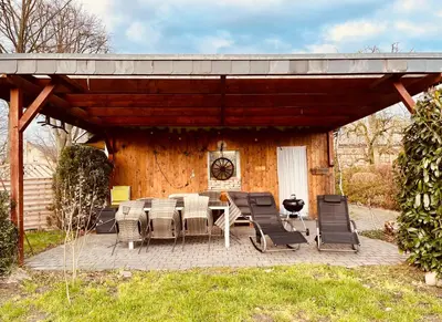 Ein Garten an der Unterkunft Ferienwohnung Auszeit für die ganze Familie