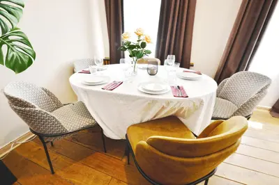 Ein Sitzbereich in der Unterkunft Lux Central Apartment