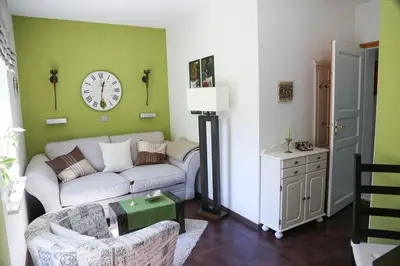 Ein Sitzbereich in der Unterkunft Chalet am See