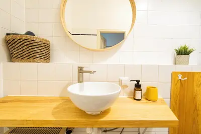 Ein Badezimmer in der Unterkunft Gemütliche 2-Zimmer-Wohnung zentral Friedrichshain