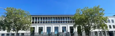Das Gebäude in dem sich das Hotel befindet