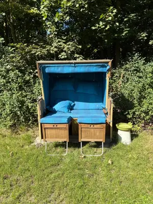 Ein Garten an der Unterkunft Remise an der Rennbahn - 30 Minuten zum Alexanderplatz und doch im Grünen