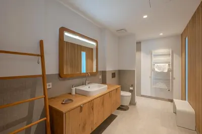 Ein Badezimmer in der Unterkunft Marina Apartment Seeblick mit Pool und Sauna
