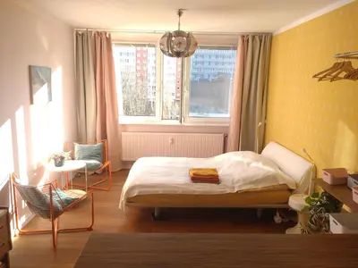 Ein Bett oder Betten in einem Zimmer der Unterkunft Mitte von Mitte - Blick auf den Turm