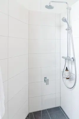 Ein Badezimmer in der Unterkunft Exklusive Luxus-Unterkunft in Berlin Mitte: 2 Apartments, 130m², Designer-Möbel, Co2 neutrale Reinigung