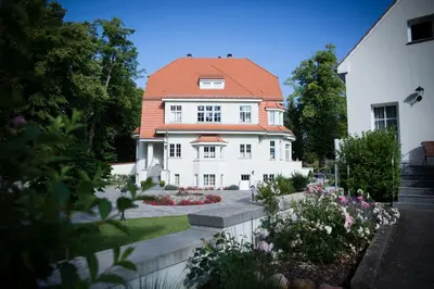 Ein Garten an der Unterkunft Villa Ingeborg