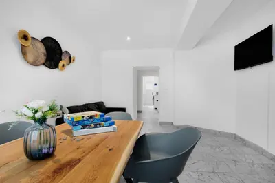 TV/Unterhaltungsangebot in der Unterkunft central 3 Bedroom Apartment in Kreuzberg