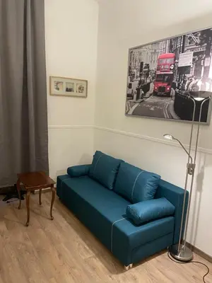 Ein Sitzbereich in der Unterkunft Art Nouveau ap in Berlins Center